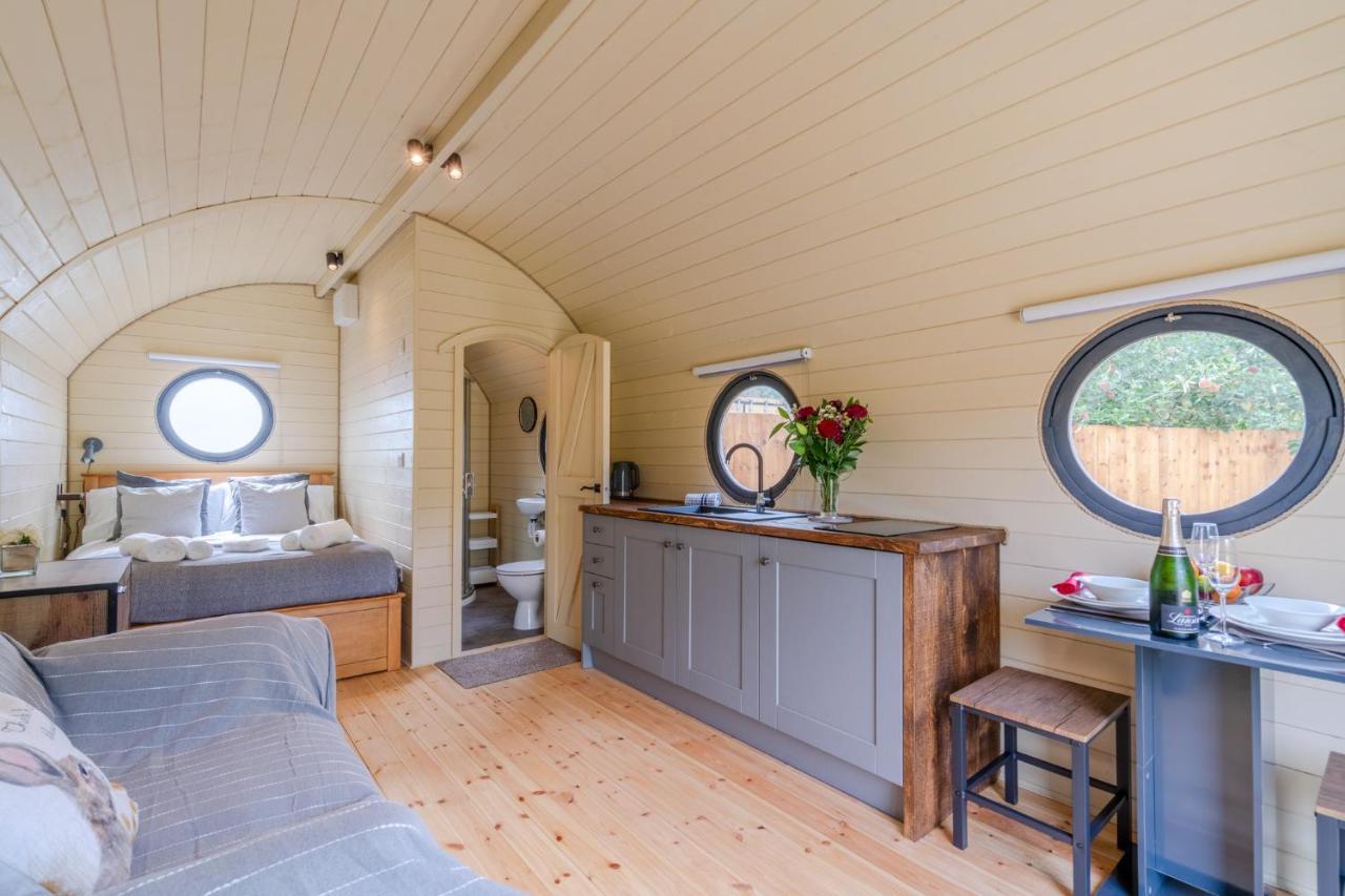 Вилла Laburnum Farm Estate Alderton  Экстерьер фото