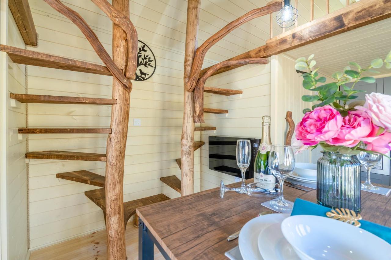 Вилла Laburnum Farm Estate Alderton  Экстерьер фото
