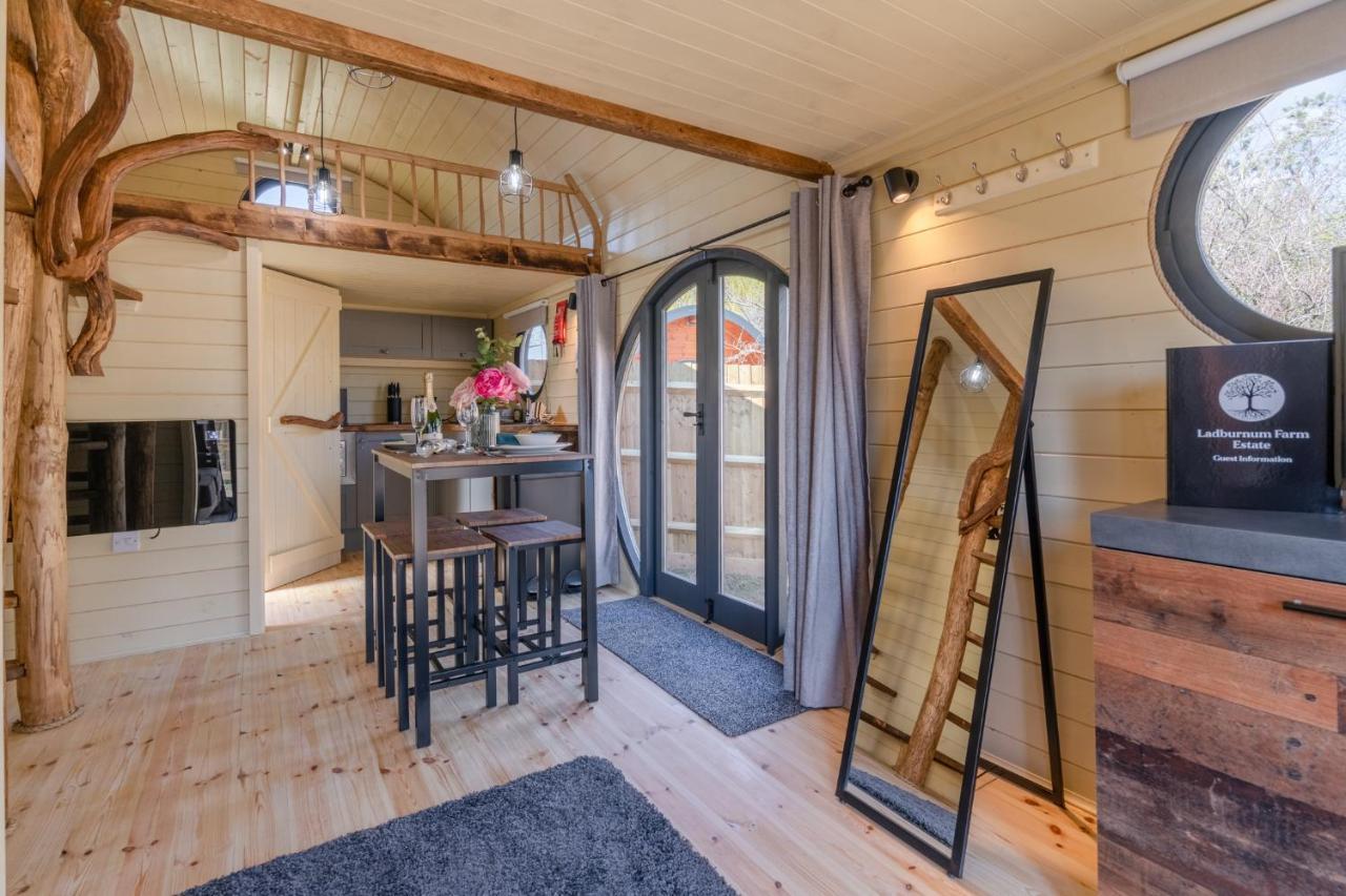 Вилла Laburnum Farm Estate Alderton  Экстерьер фото