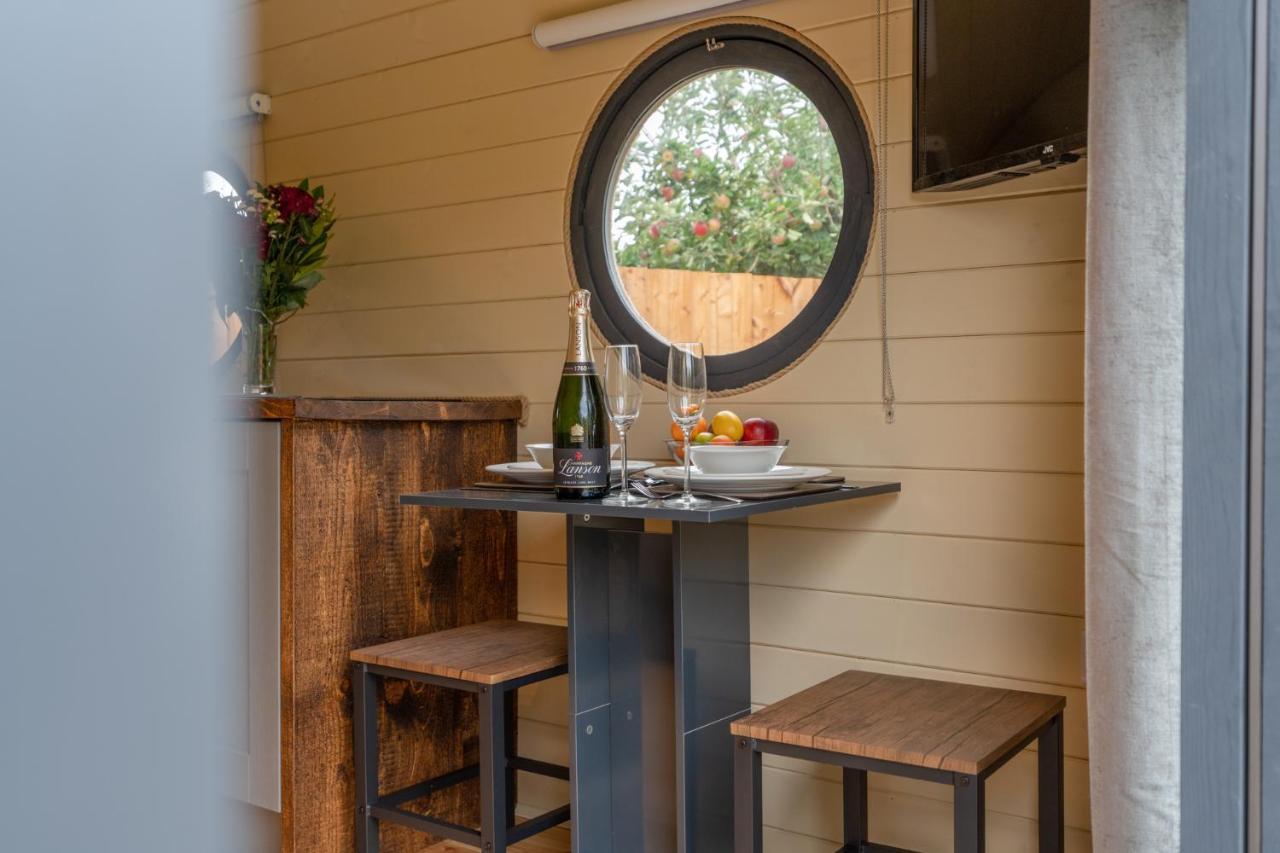 Вилла Laburnum Farm Estate Alderton  Экстерьер фото