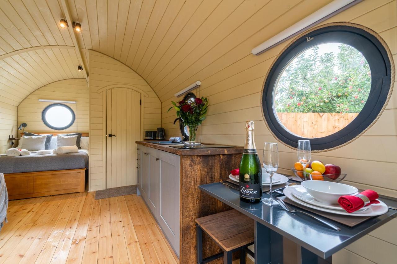 Вилла Laburnum Farm Estate Alderton  Экстерьер фото