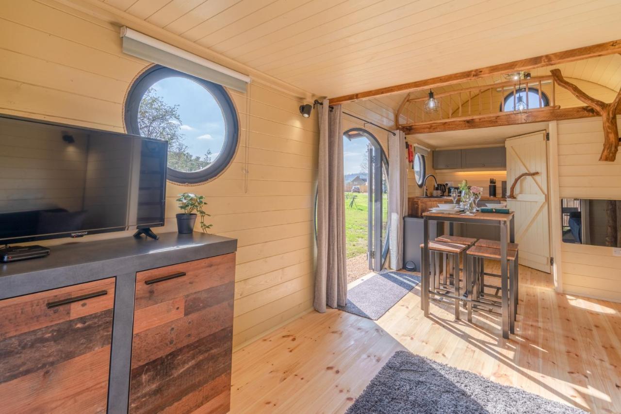 Вилла Laburnum Farm Estate Alderton  Экстерьер фото